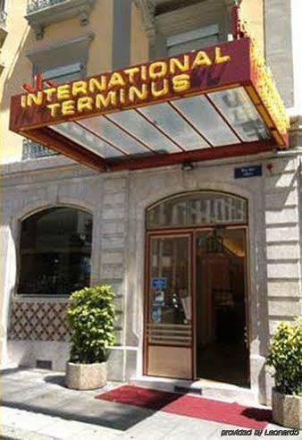 International & Terminus 3*