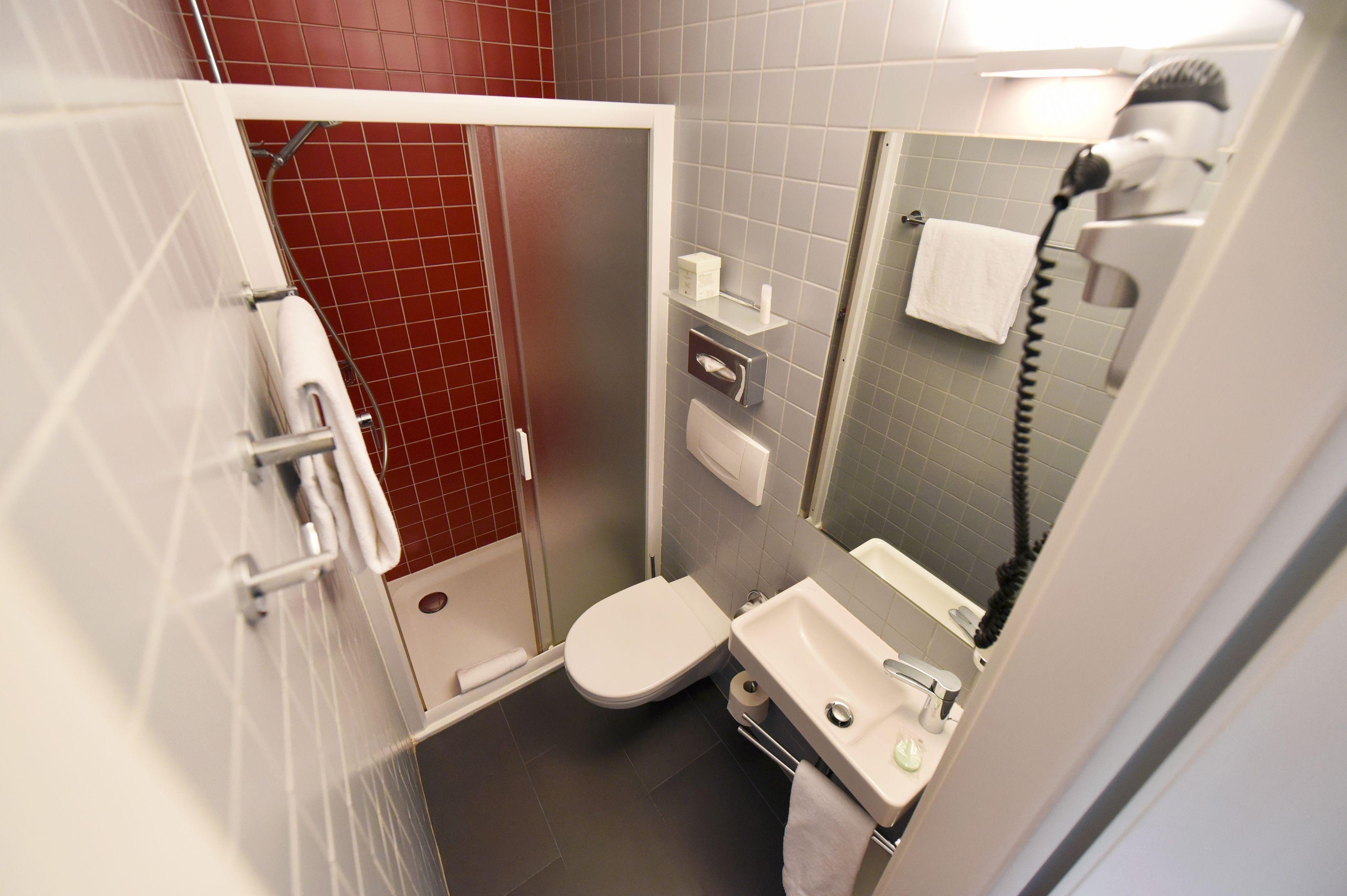 International & Terminus 3*