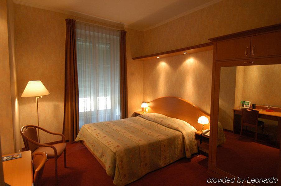 International & Terminus 3*