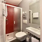 International & Terminus 3*