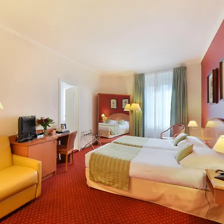 International & Terminus Hotel 3*